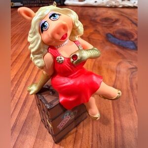 Hallmark Ornaments Muppets  2015 It is Moi Miss Piggy
